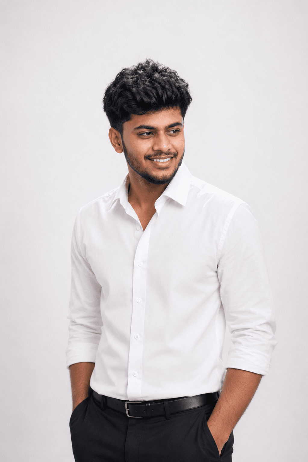 PhotoReady prompt preview for white background headshot wearing white shirt on photoready.kaamkardo.com